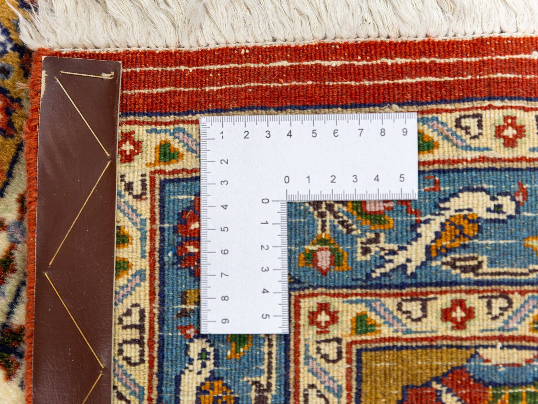 Perserteppiche & Orientteppiche Standorte: Wien | Hamburg | Dubai | New York | Los Angeles | Teheran Herkunft unserer Teppiche: Täbriz | Isfahan | Ghom | Kashan | Nain | Kerman | Hamadan | Sarough (Farahan) | Qashqai | Mashhad Seit 1876 5. Generation der Familie FARAHANI Kostenloser Versand in Europa Schnelle Lieferung in die USA (Visit our US Store!) Weltweite Lieferung auf Anfrage 14 Tage Rückgaberecht Original, Handarbeit, Nachhaltig Zertifikate auf Wunsch
