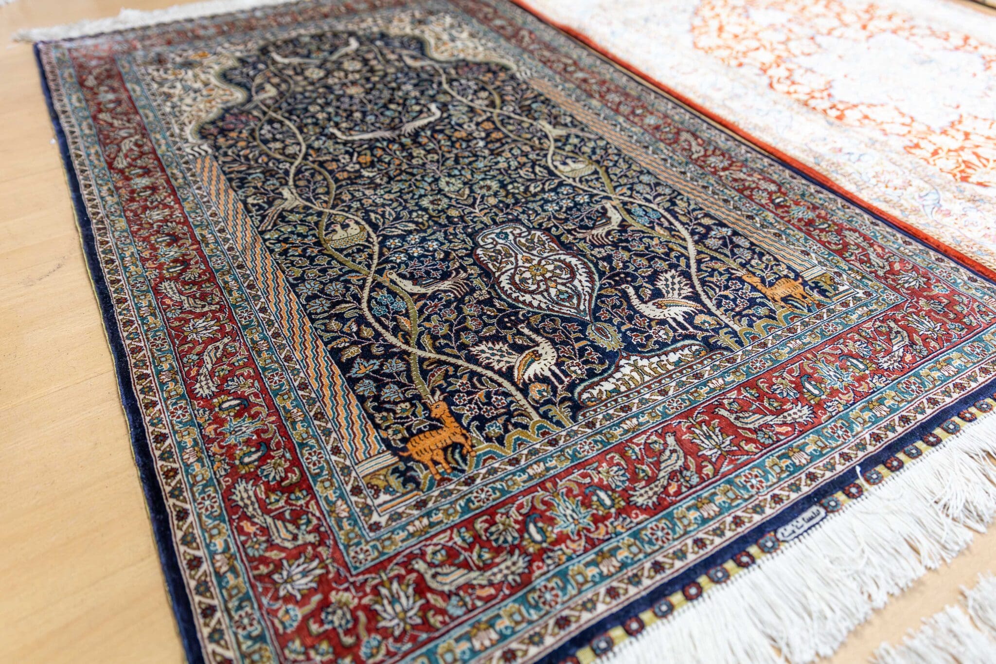 123x78.5cm Hereke Seidenteppich handgeknüpft ca. 1 Mio. Knoten/Qm Seide auf Seide geknüpft Orientteppich signiert W1(#481)