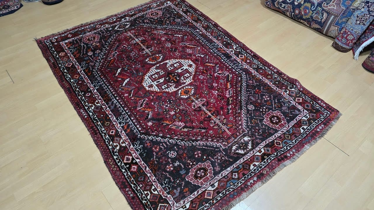 #Shiraz #nomadischesLeben #Ghashghai #Teppichbasar #persischerTeppich #handgeknüpft #orientalischerTeppich #tappetopersiano