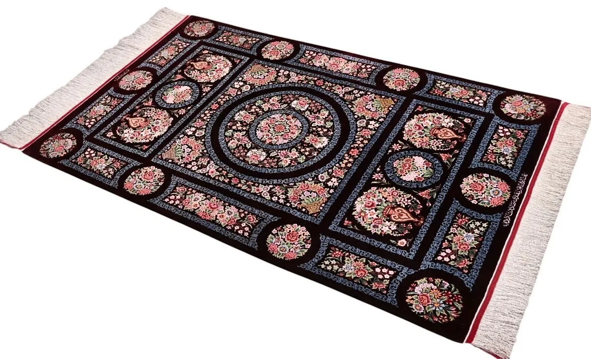 Ghom Seidenteppich signiert „Sadeghzadeh“ 153 x 98 cm Seide auf Seidenkette