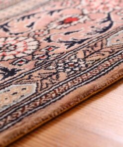 Qom Oriental Rug 186 × 127 cm, silk, hand-knotted — view 6