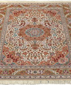 Qom Oriental Rug 191 × 128 cm, silk, hand-knotted — view 2