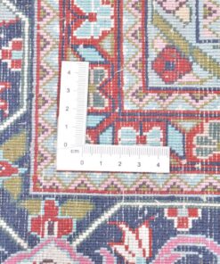 Qom Oriental Rug 276 × 184 cm, silk, hand-knotted — view 3