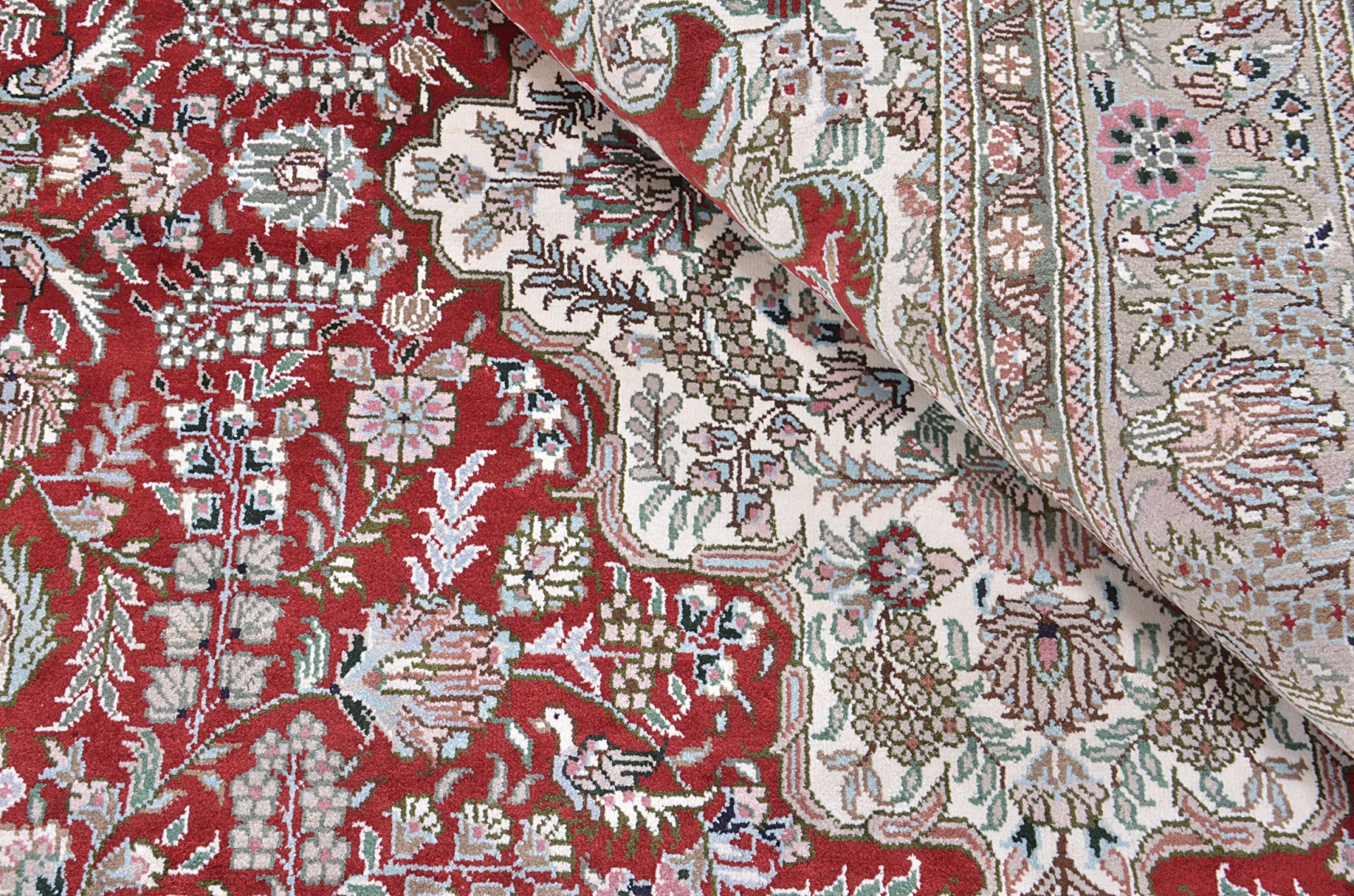Hereke Oriental Rug 190 × 125 cm, silk, hand-knotted — view 5