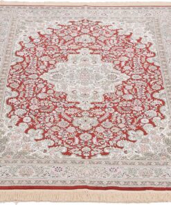 Hereke Oriental Rug 190 × 125 cm, silk, hand-knotted — view 3
