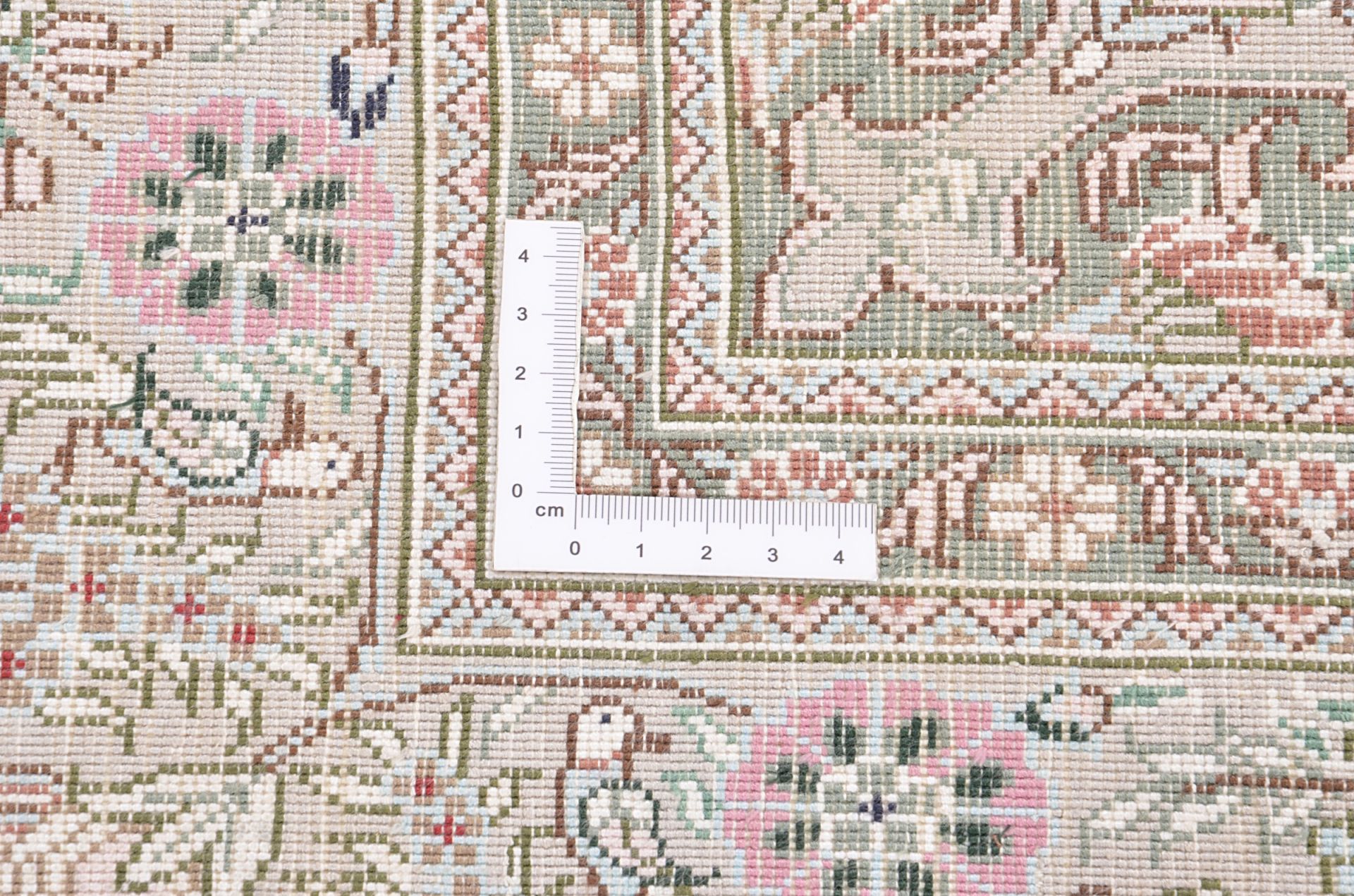 Hereke Oriental Rug 190 × 125 cm, silk, hand-knotted — view 4