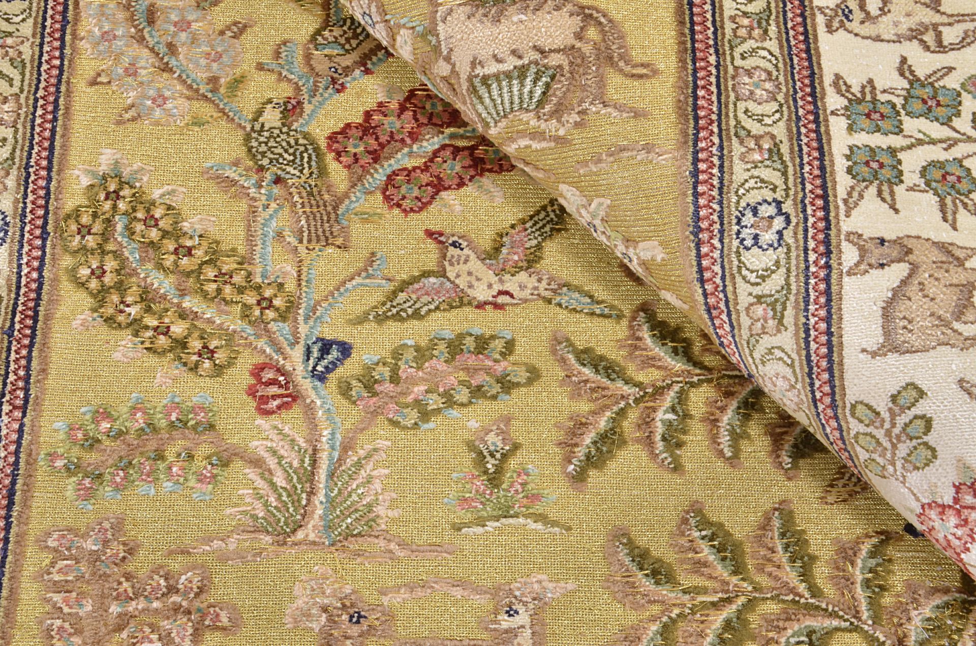 Hereke Oriental Rug 186 × 126 cm, silk, hand-knotted — view 5