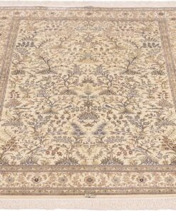 Hereke Oriental Rug 189 × 126 cm, silk, hand-knotted — view 2