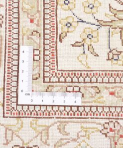 Hereke Oriental Rug 189 × 126 cm, silk, hand-knotted — view 4