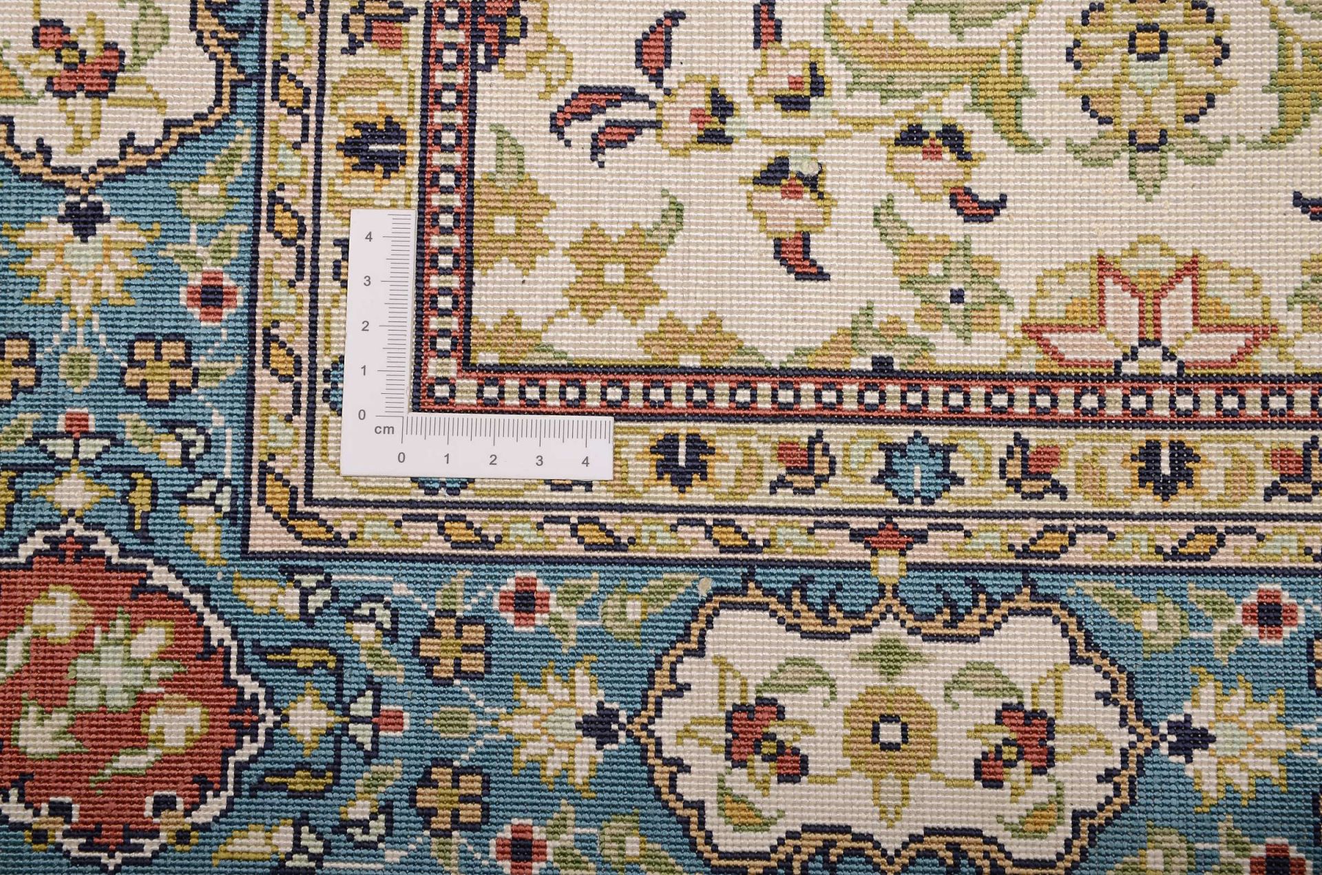 Hereke Oriental Rug 123 × 79 cm, silk, hand-knotted — view 3