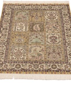 Hereke Oriental Rug 124 × 79 cm, silk, hand-knotted — view 2