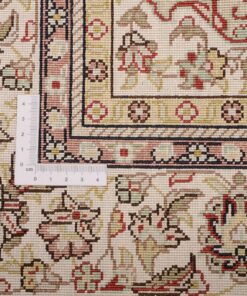 Hereke Oriental Rug 124 × 79 cm, silk, hand-knotted — view 3