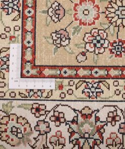 Hereke Oriental Rug 124 × 79 cm, silk, hand-knotted — view 3