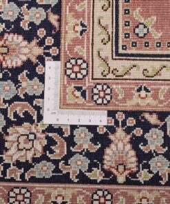 Hereke Oriental Rug 126 × 79 cm, silk, hand-knotted — view 3