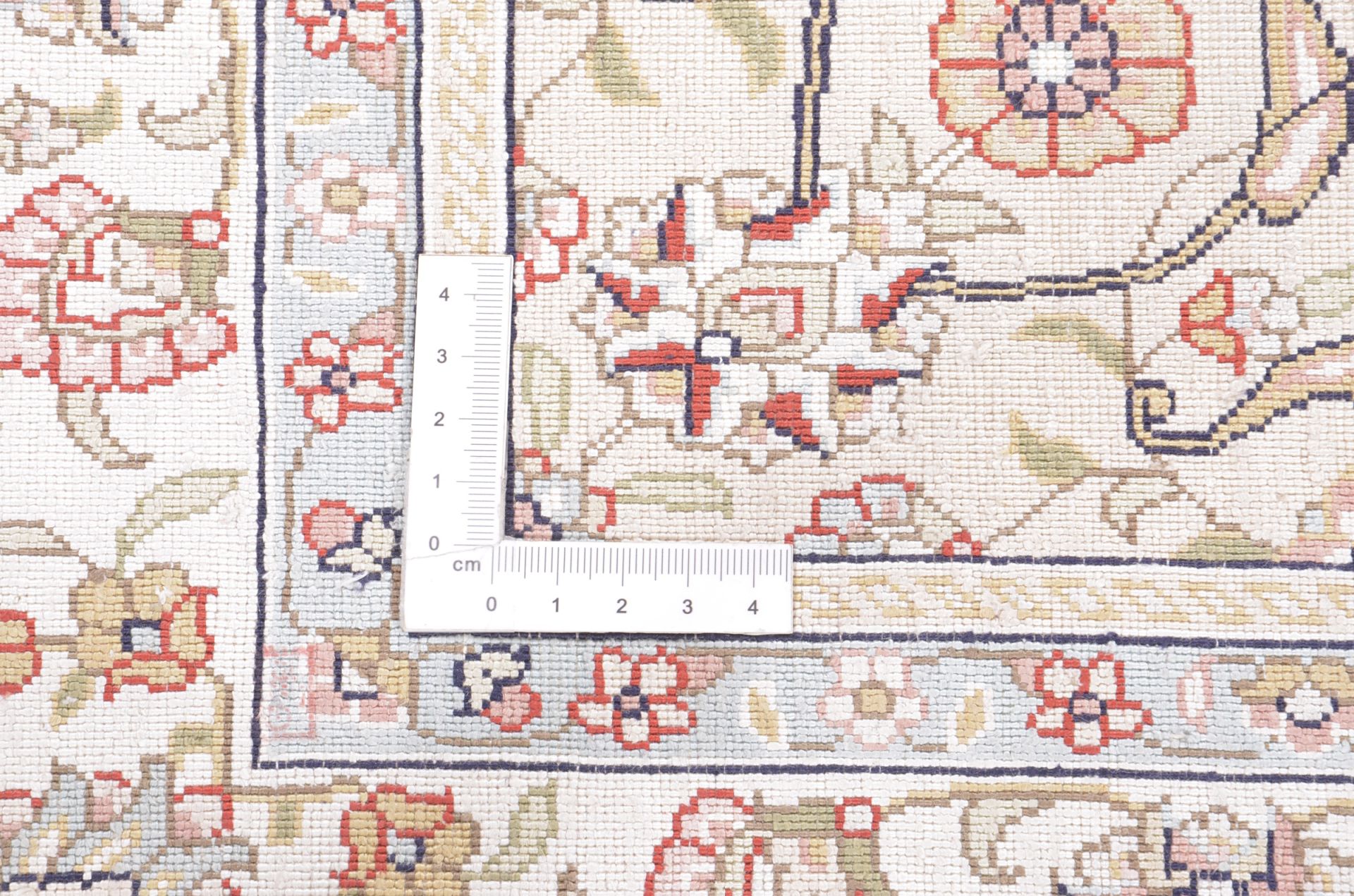 Hereke Oriental Rug 130 × 79 cm, silk, hand-knotted — view 3