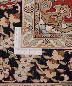 Hereke Oriental Rug 328 × 79 cm, silk, hand-knotted — view 3