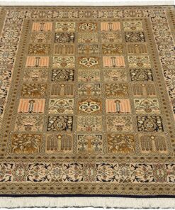 Oriental Rug 186 × 121 cm, silk, hand-knotted — view 2