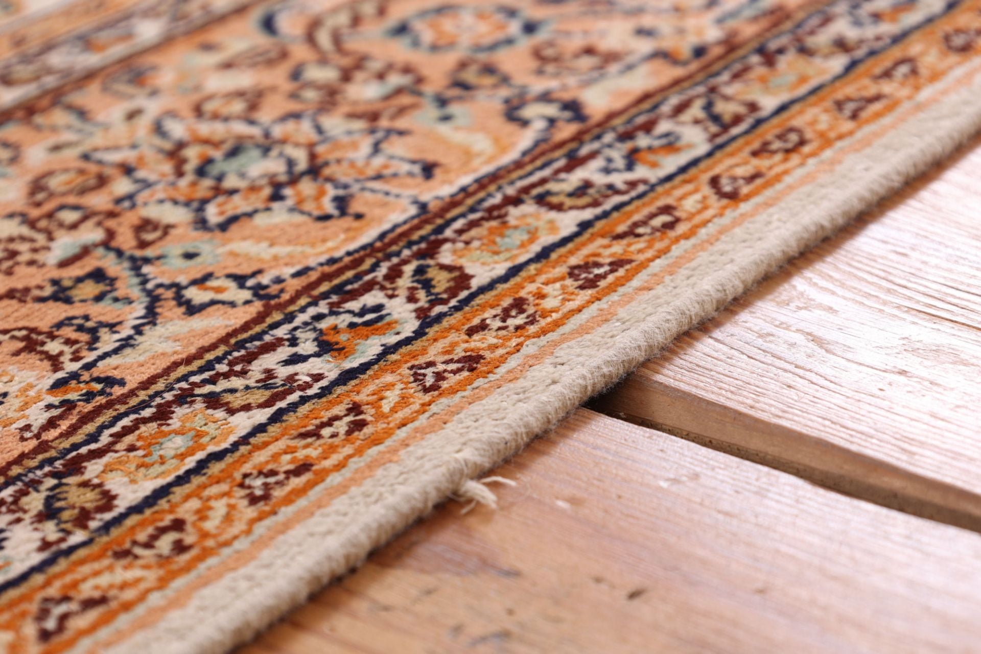 Oriental Rug 182 × 124 cm, silk, hand-knotted — view 6