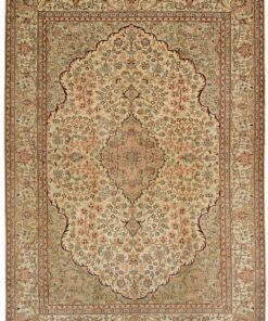 Oriental Rug 182 × 127 cm, silk, hand-knotted