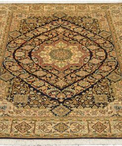 Oriental Rug 189 × 128 cm, silk, hand-knotted — view 2