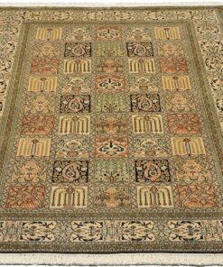 Oriental Rug 190 × 129 cm, silk, hand-knotted — view 2