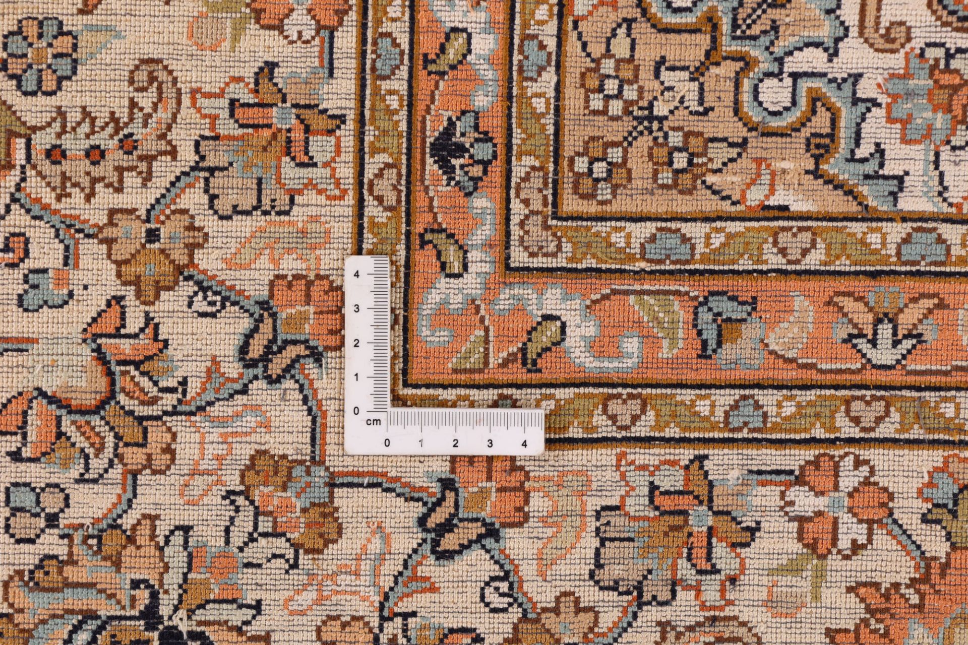 Oriental Rug 245 × 170 cm, silk, hand-knotted — view 9