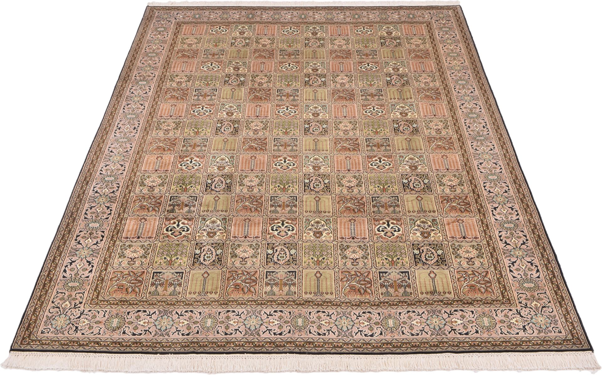 Oriental Rug 280 × 187 cm, silk, hand-knotted — view 2