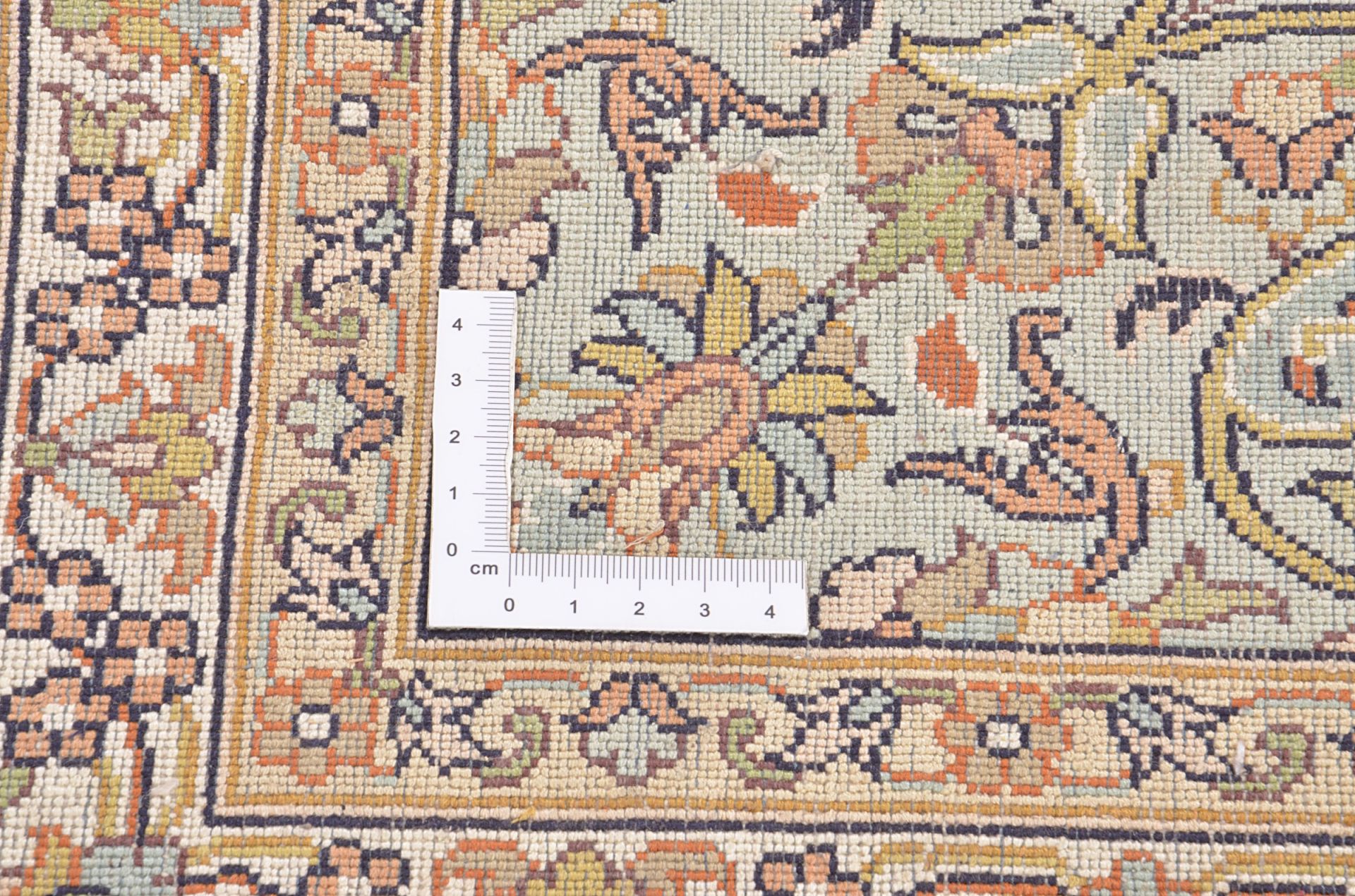 Oriental Rug 307 × 218 cm, silk, hand-knotted — view 4