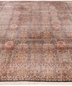 Oriental Rug 339 × 243 cm, silk, hand-knotted — view 2