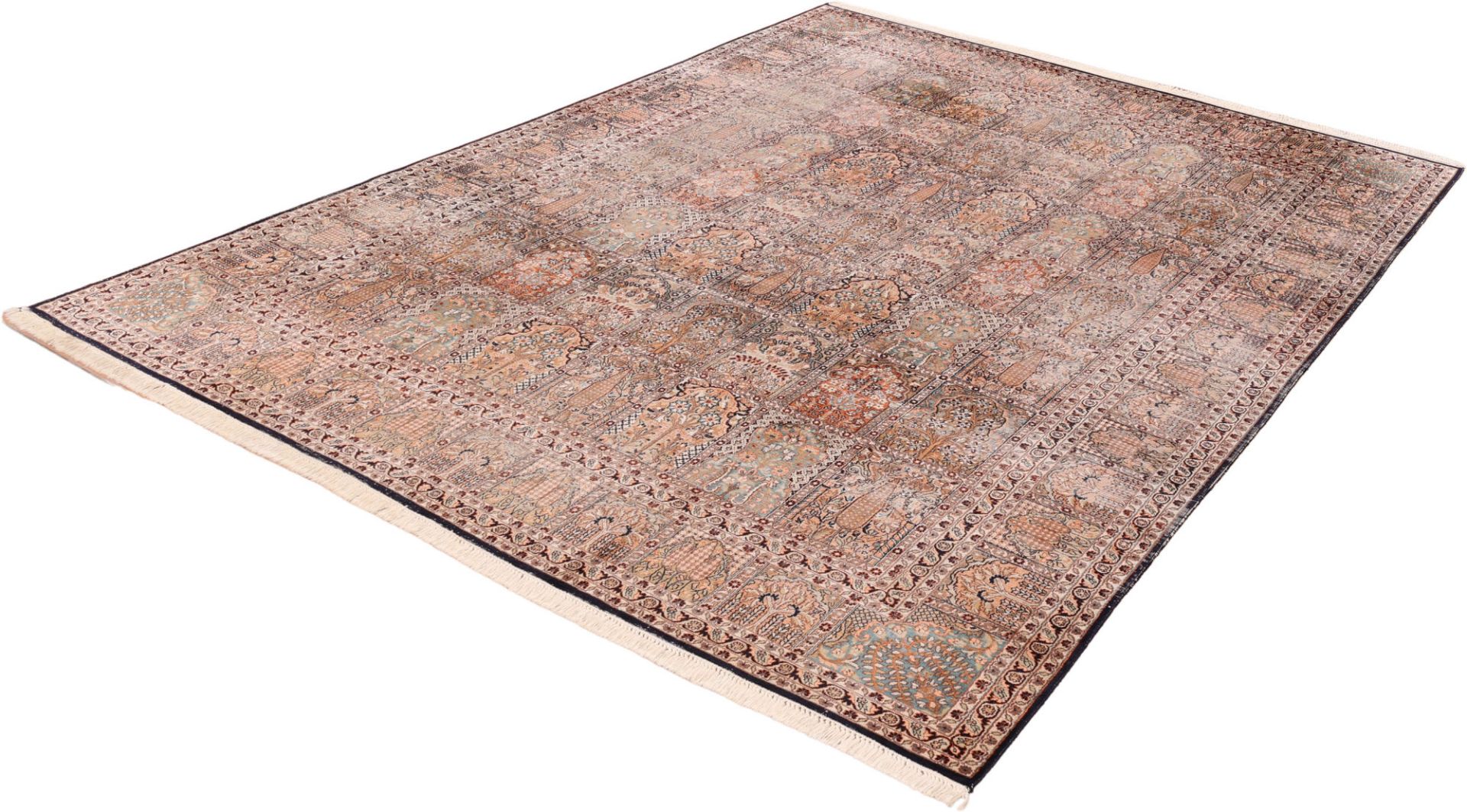 Oriental Rug 339 × 243 cm, silk, hand-knotted — view 3