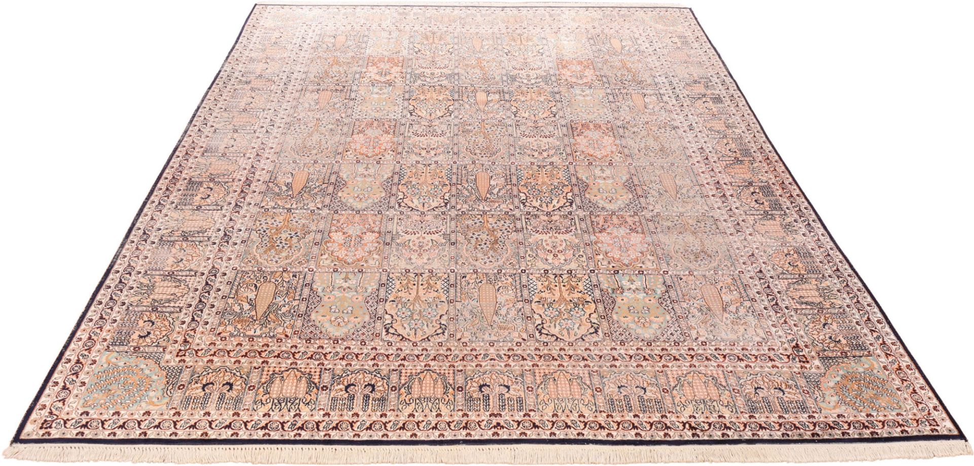 Oriental Rug 339 × 243 cm, silk, hand-knotted — view 4