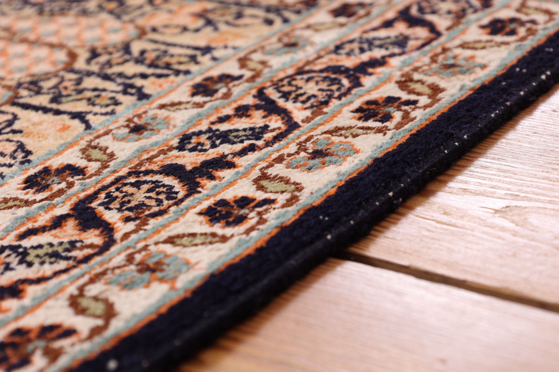 Oriental Rug 339 × 243 cm, silk, hand-knotted — view 6