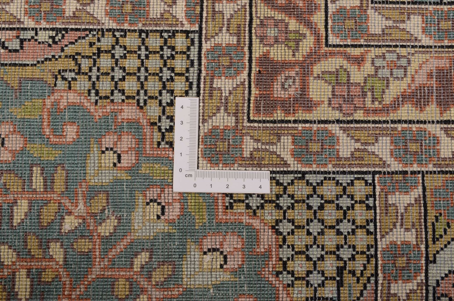 Oriental Rug 370 × 273 cm, silk, hand-knotted — view 3