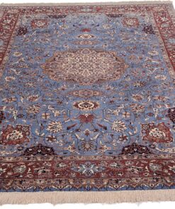 Isfahan Oriental Rug 332 × 210 cm, silk, hand-knotted — view 2