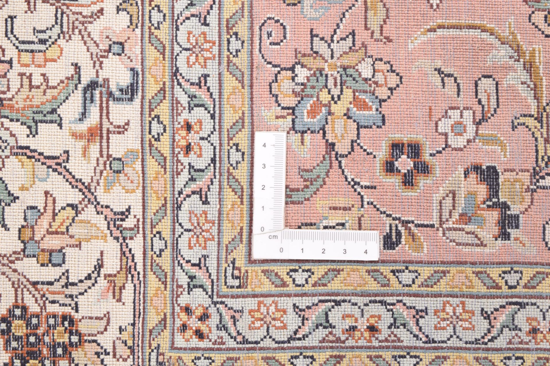 Kashmir Oriental Rug 243 × 166 cm, silk, hand-knotted — view 3