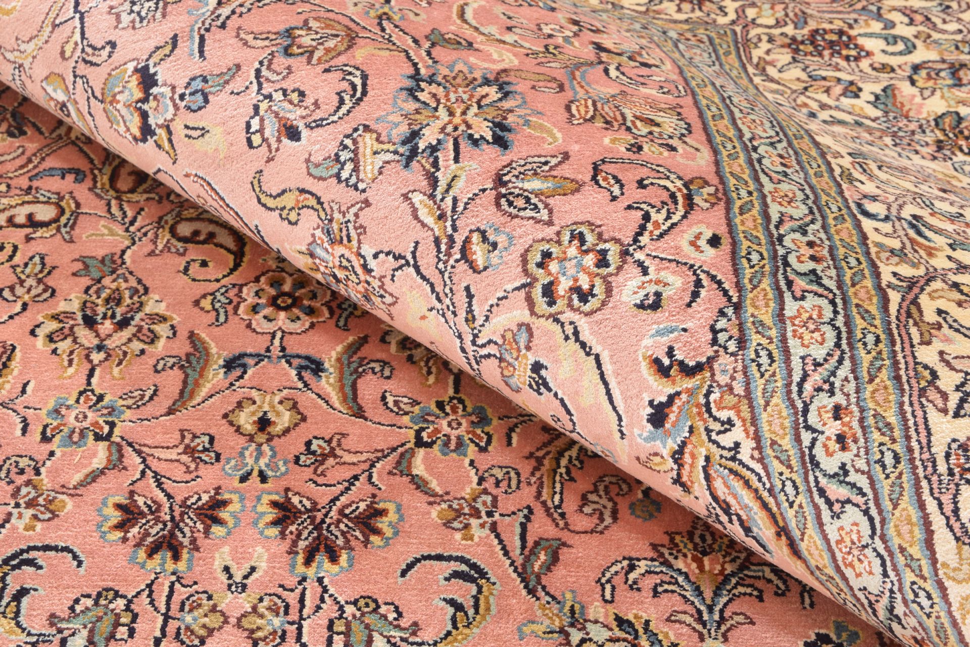 Kashmir Oriental Rug 243 × 166 cm, silk, hand-knotted — view 4