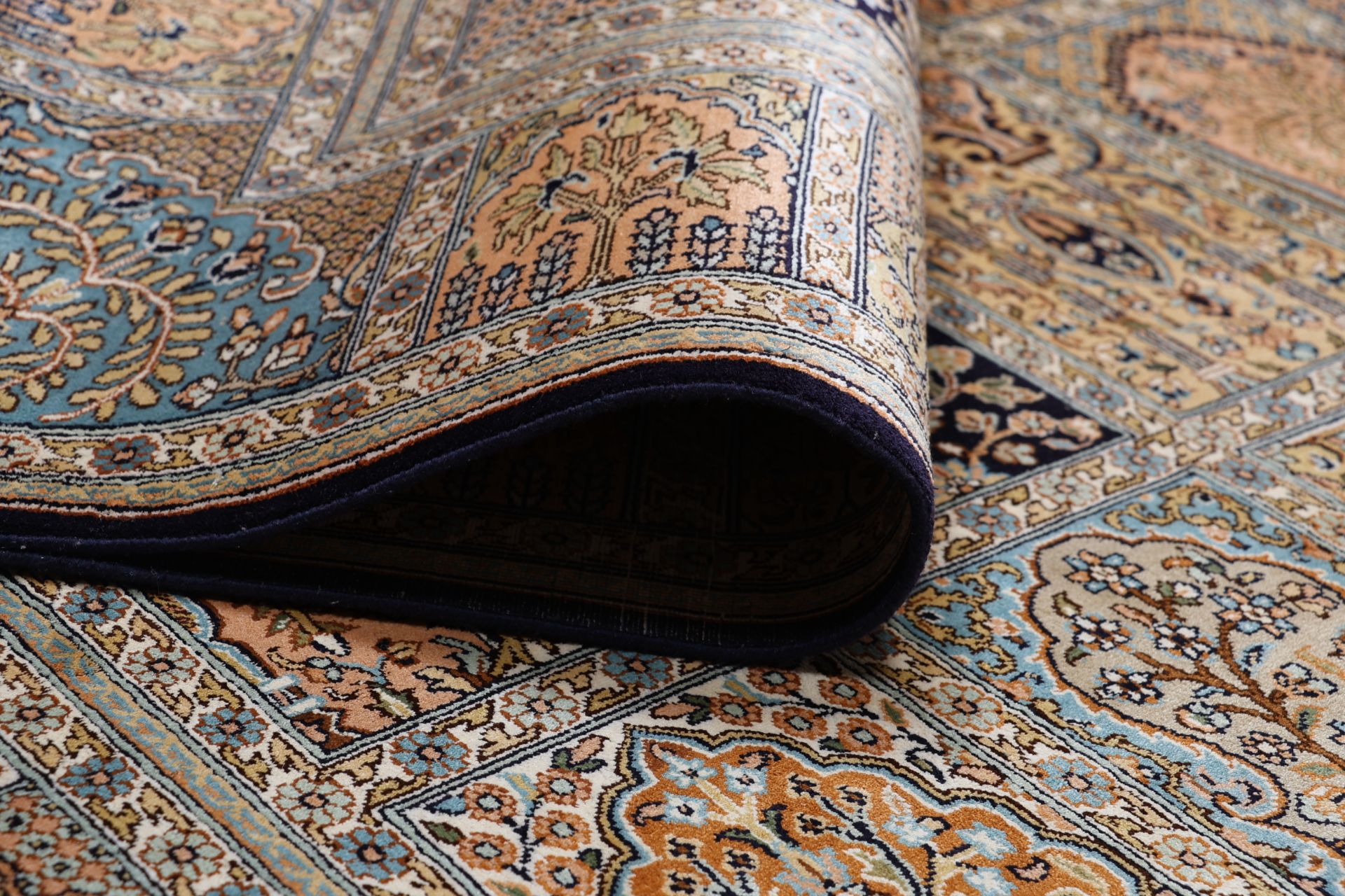 Kashmir Oriental Rug 248 × 173 cm, silk, hand-knotted — view 10