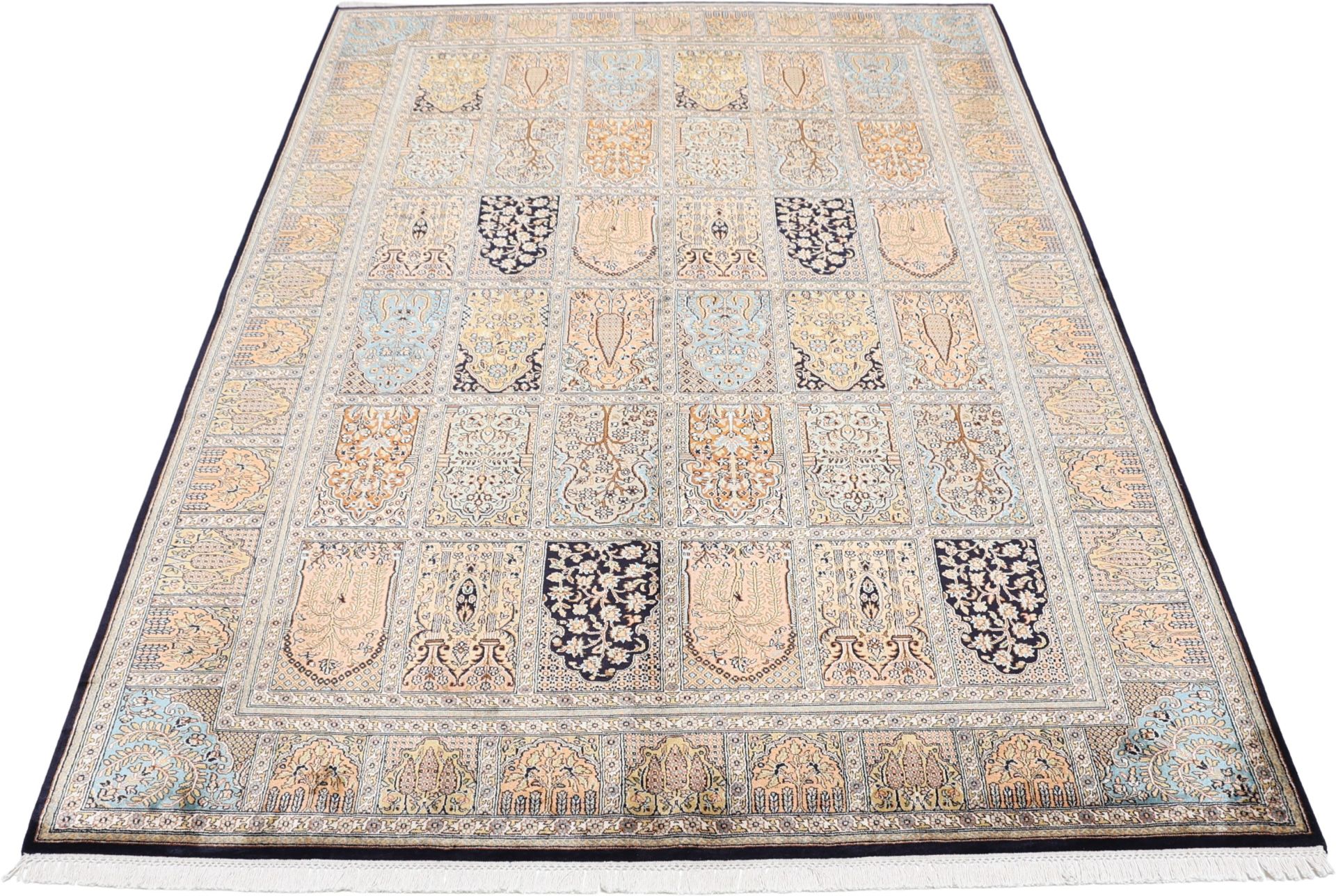 Kashmir Oriental Rug 248 × 173 cm, silk, hand-knotted — view 2