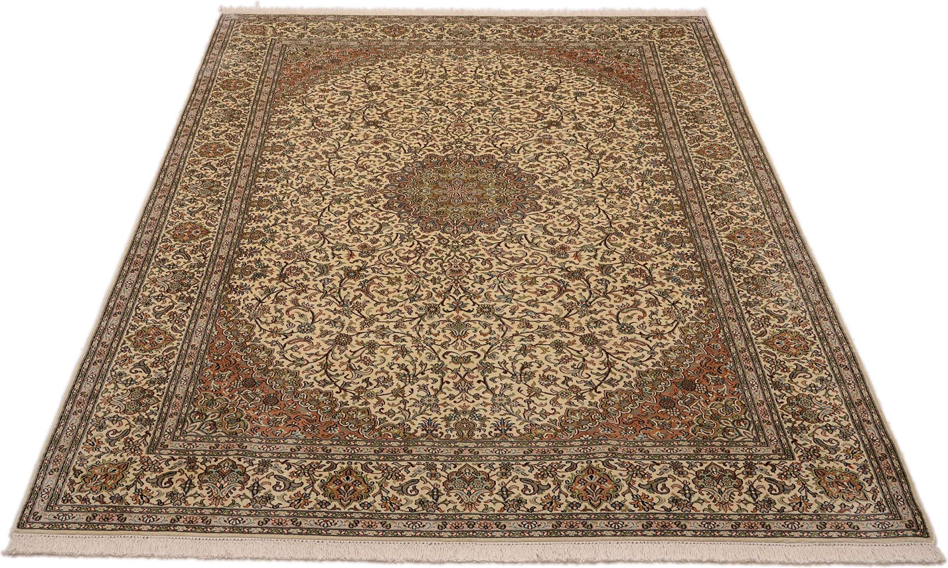 Kashmir Oriental Rug 252 × 176 cm, silk, hand-knotted — view 2