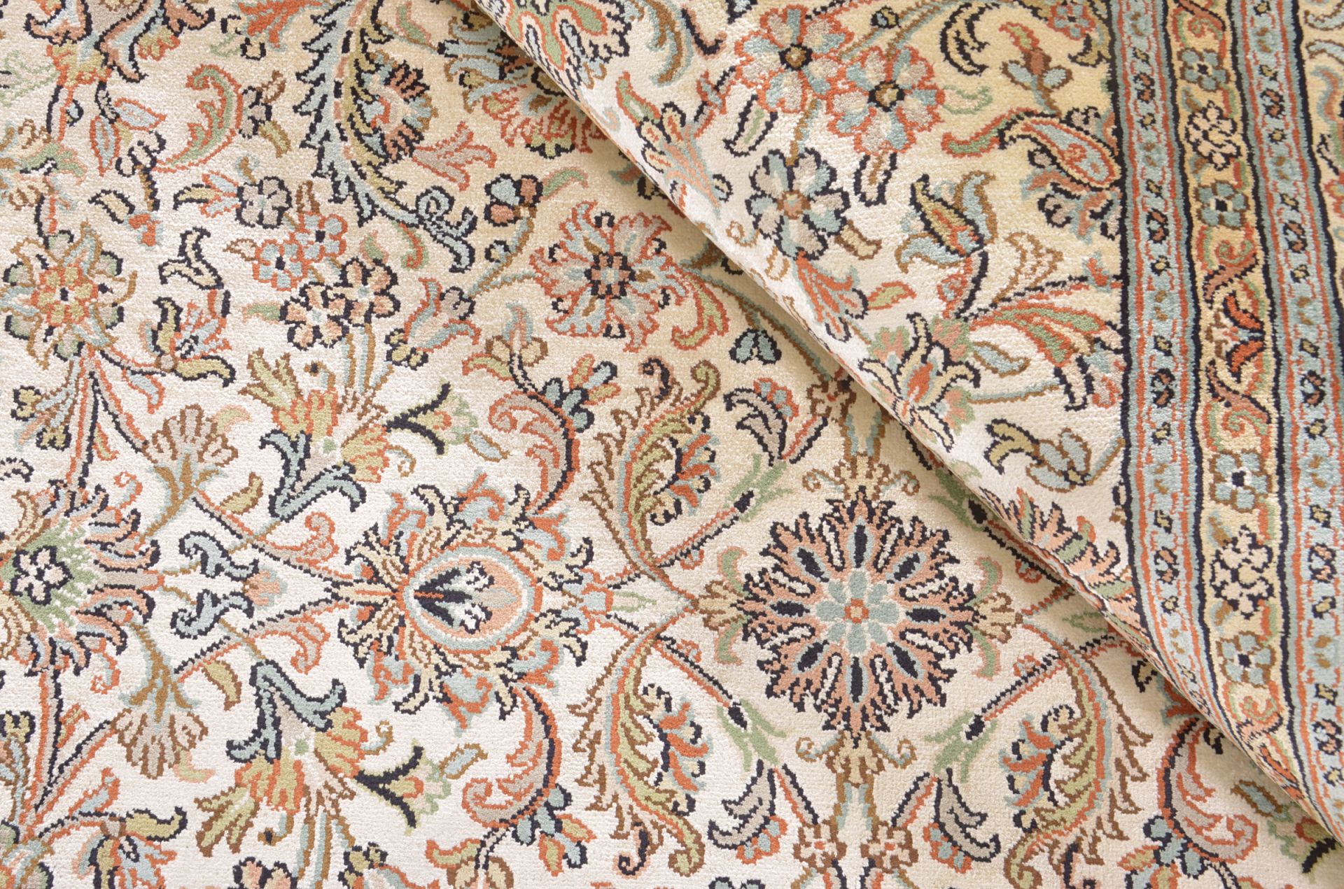 Kashmir Oriental Rug 280 × 186 cm, silk, hand-knotted — view 4