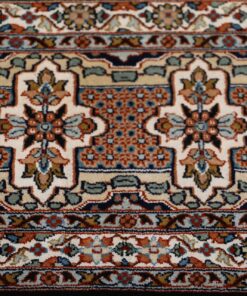 Kashmir Oriental Rug 187 × 183 cm, silk, hand-knotted — view 7