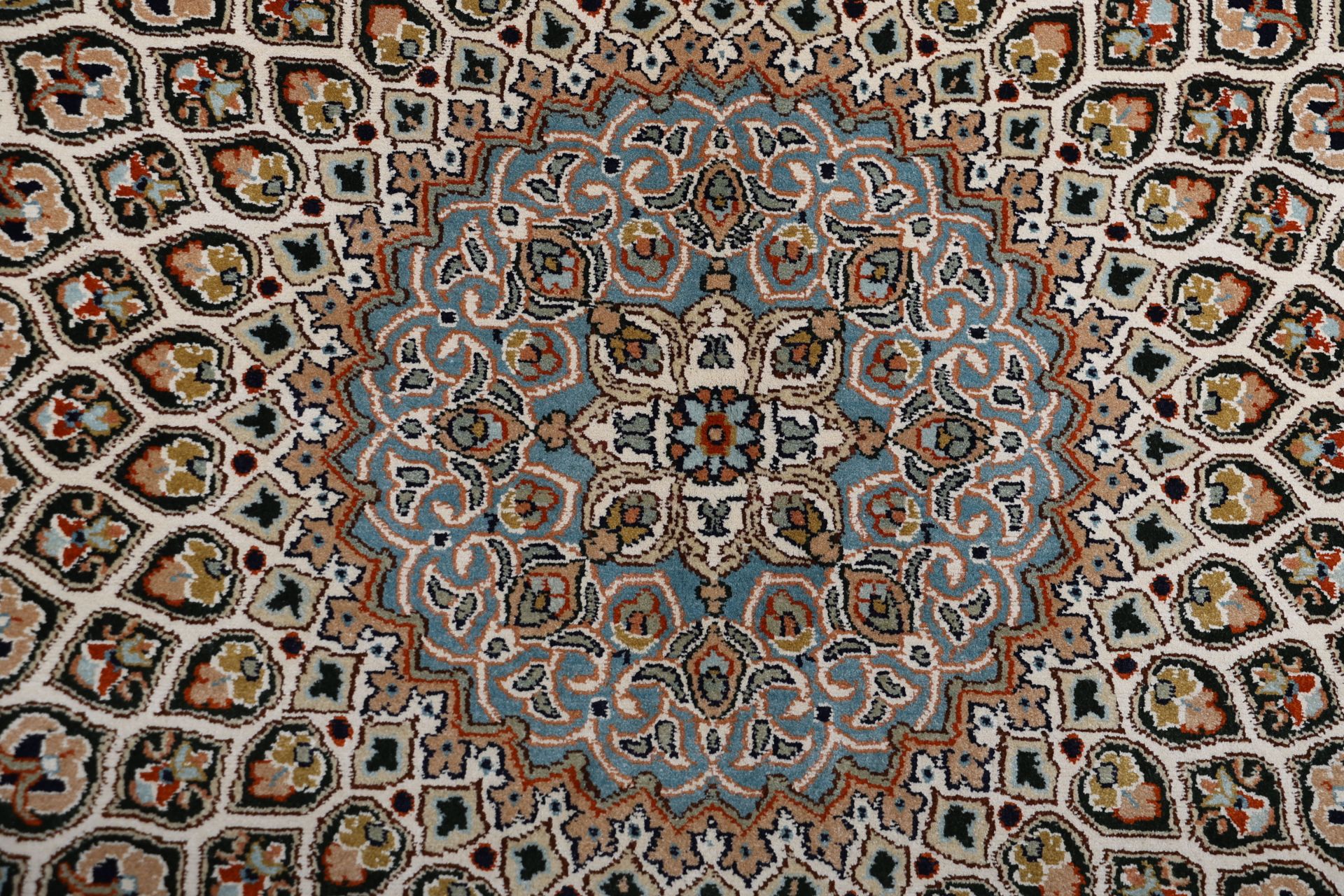 Kashmir Oriental Rug 187 × 183 cm, silk, hand-knotted — view 9