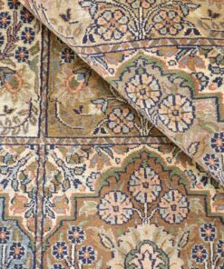 Kashmir Oriental Rug 278 × 190 cm, silk, hand-knotted — view 4