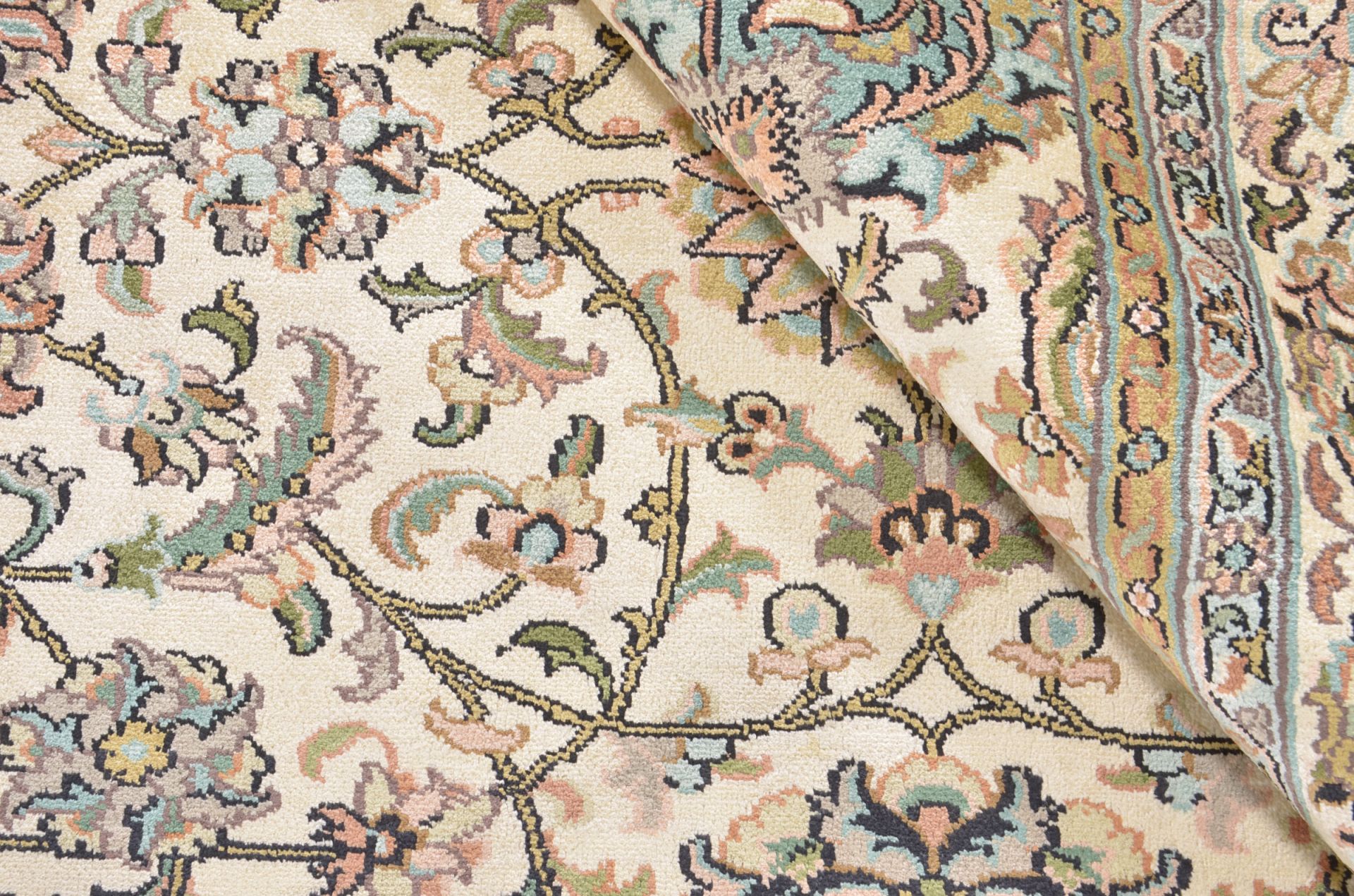 Kashmir Oriental Rug 276 × 193 cm, silk, hand-knotted — view 4