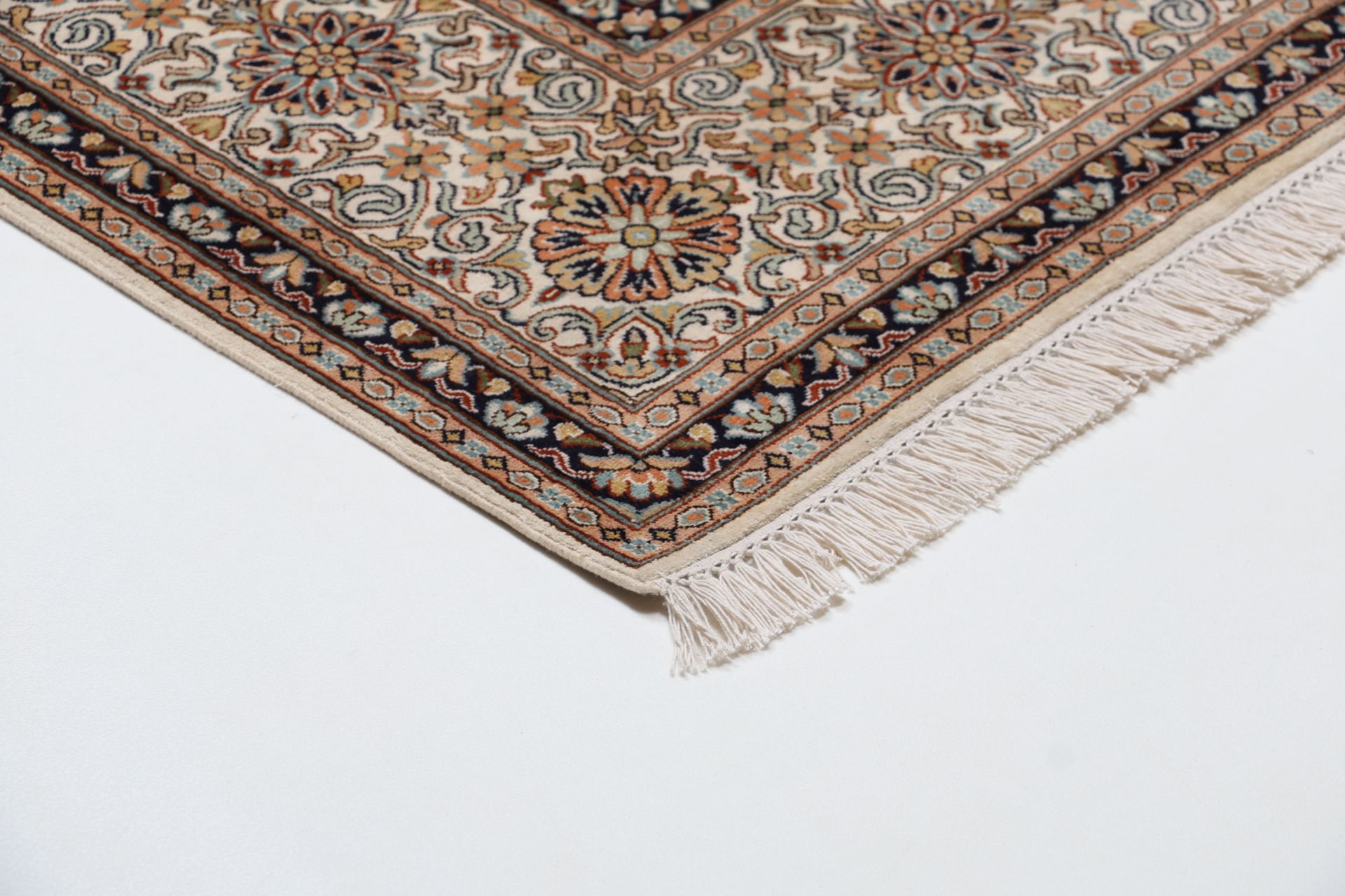 Kashmir Oriental Rug 307 × 208 cm, silk, hand-knotted — view 6