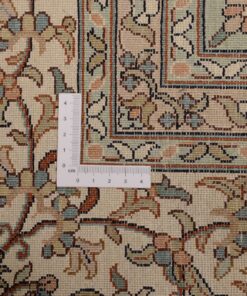 Kashmir Oriental Rug 310 × 214 cm, silk, hand-knotted — view 3