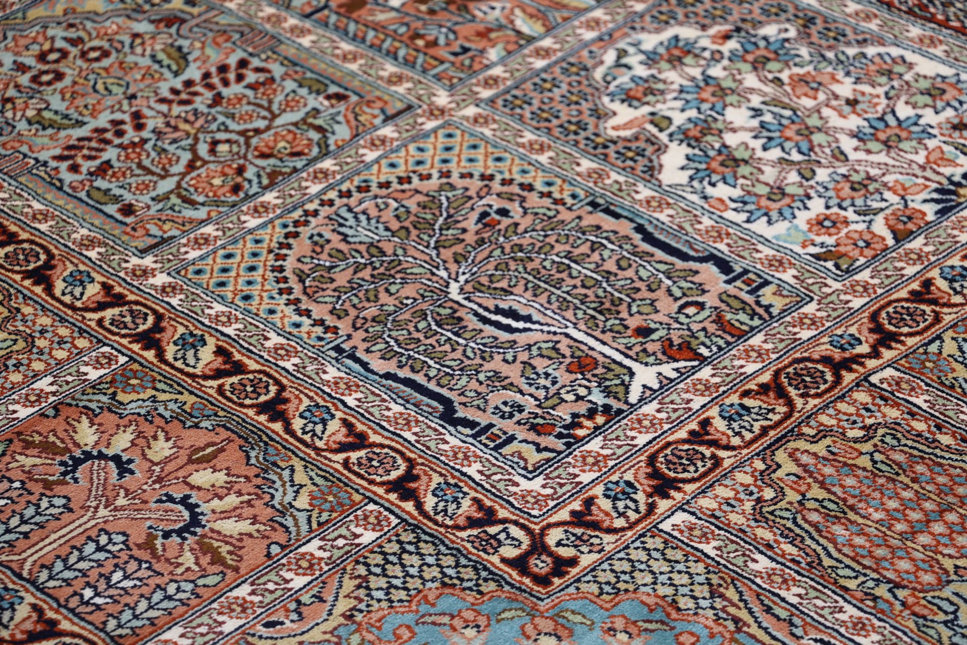 Kashmir Oriental Rug 301 × 215 cm, silk, hand-knotted — view 5