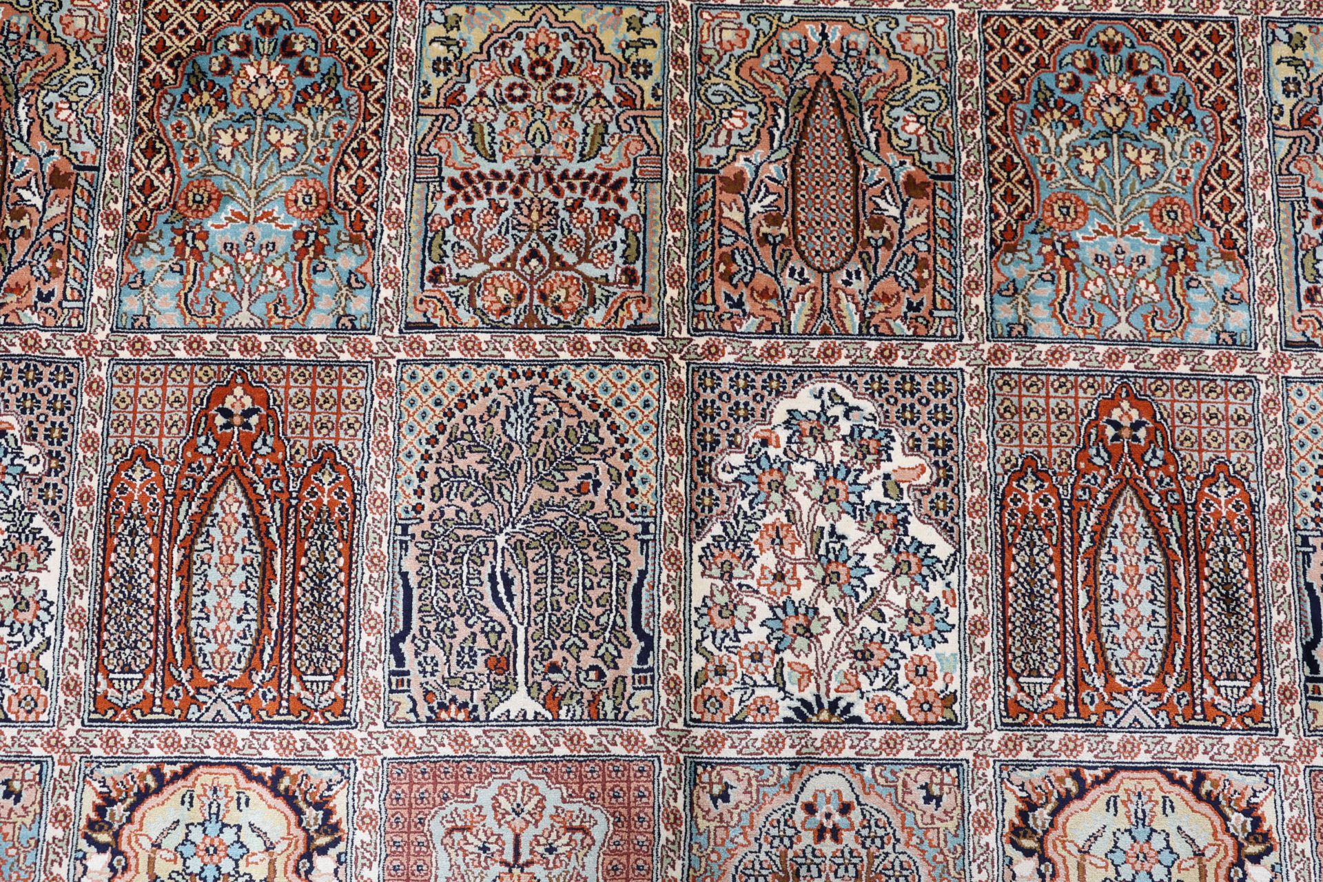 Kashmir Oriental Rug 301 × 215 cm, silk, hand-knotted — view 9
