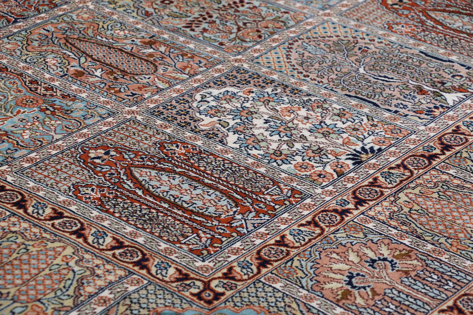 Kashmir Oriental Rug 336 × 240 cm, silk, hand-knotted — view 5