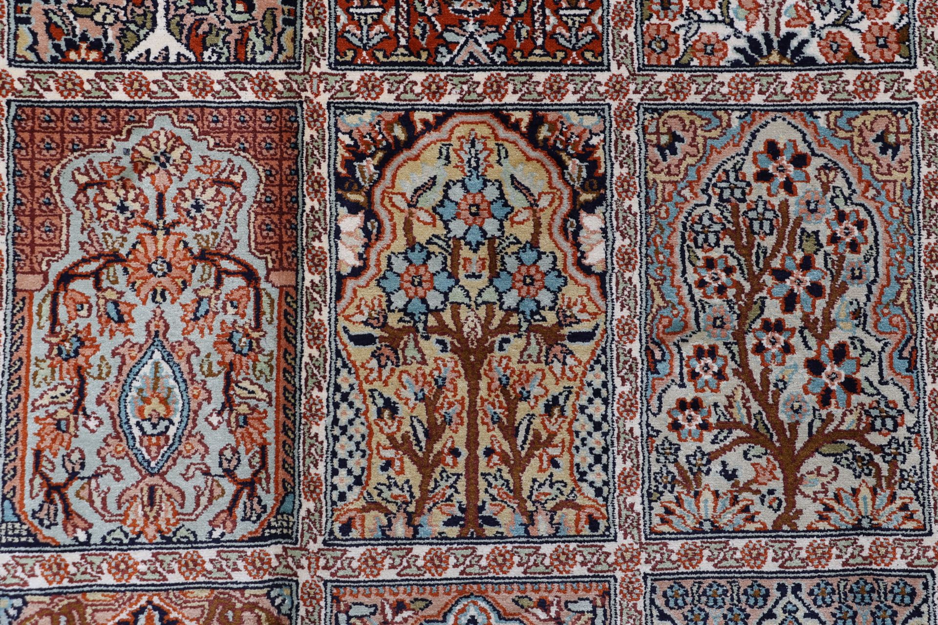 Kashmir Oriental Rug 336 × 240 cm, silk, hand-knotted — view 9